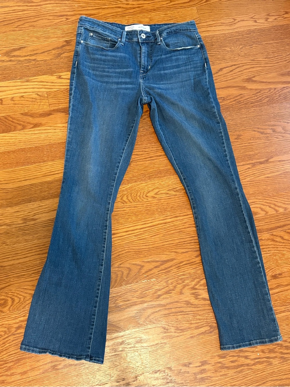 Levi Strauss Signature Mid Rise Bootcut Jeans 10L W30 L34 Medium Wash denim